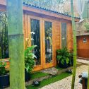 Um abrigo de jardim isolado que funciona como um spa de bambu extraordinário em Anduze, França